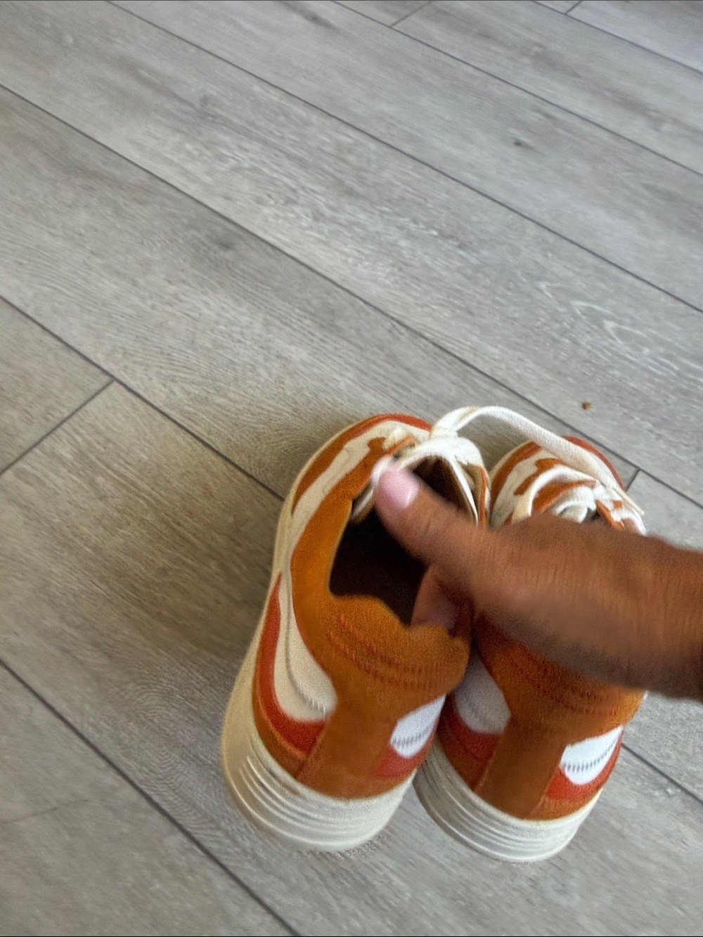 ALOHAS White and Orange Suede-Trim Low-Top Sneaker size 10 - Picture 8 of 10